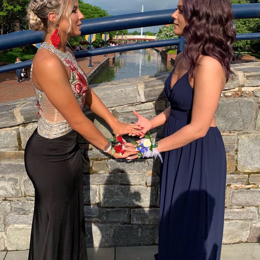 PROM DRESS - Picture 4 of 5